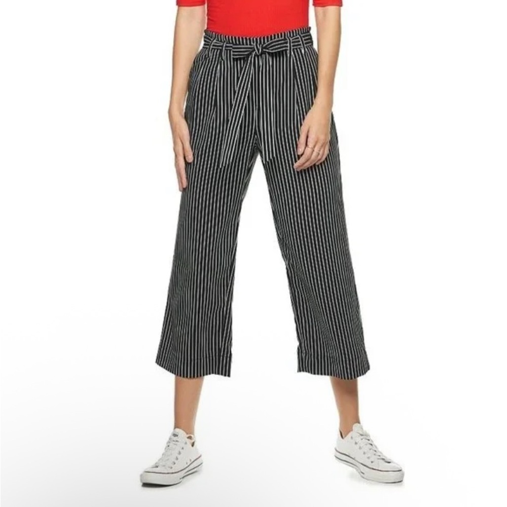 Black and white vertical loose oversized pants medium ankle cropped